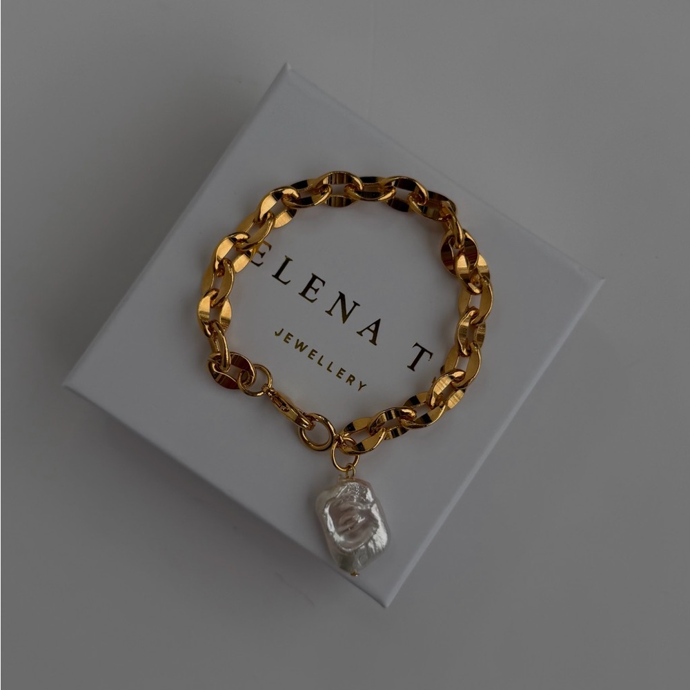 603 Gold Chain Bracelet with Natural Pearl